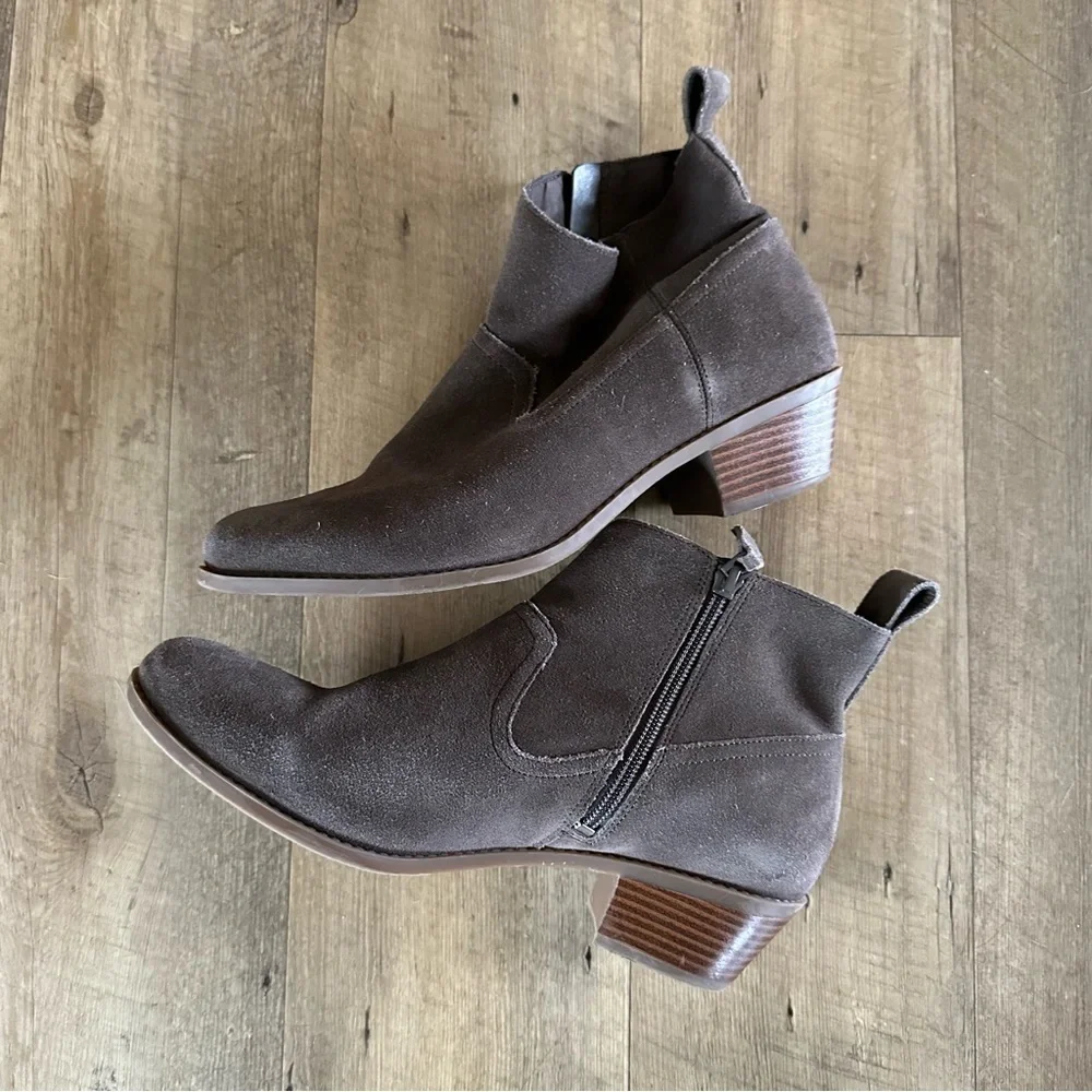 Vionic | Vera Suede Booties
